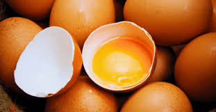 Breaking Eggs Spiritual Meaning: Omen or Transformation?