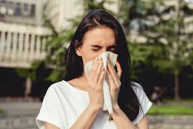 Sneezing Spiritual Meaning: Symbolism, Superstitions & Signs